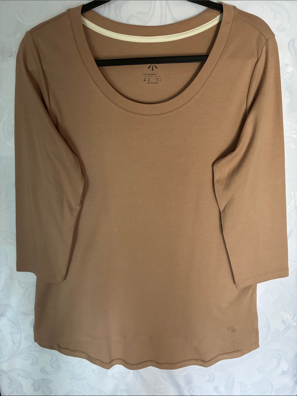 Isaac Mizrahi Camel Scoop Neck 3/4 Sleeve Top